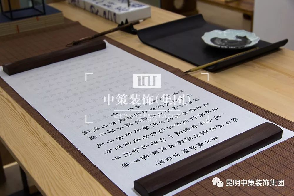 别墅中空客厅装修效果图