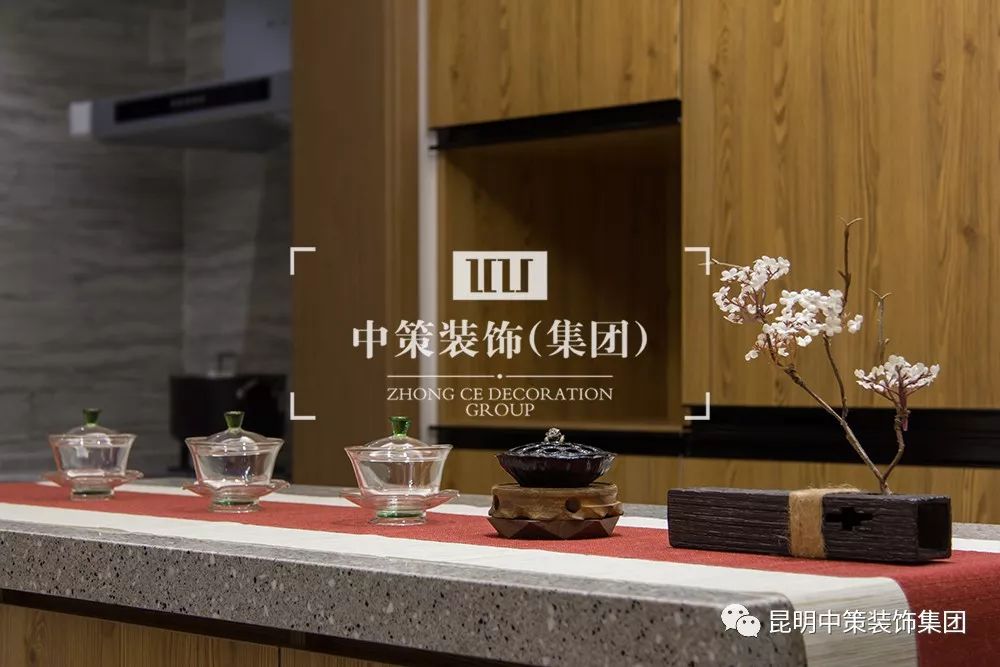 别墅中空客厅装修效果图