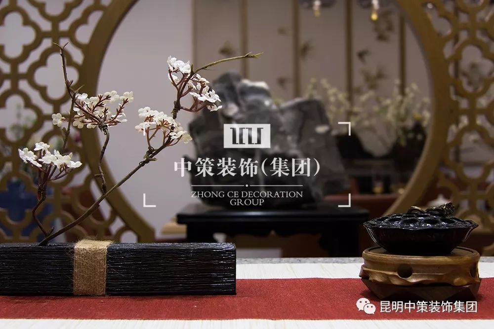 别墅中空客厅装修效果图