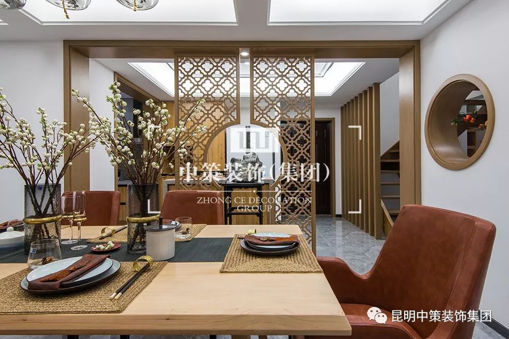 别墅中空客厅装修效果图